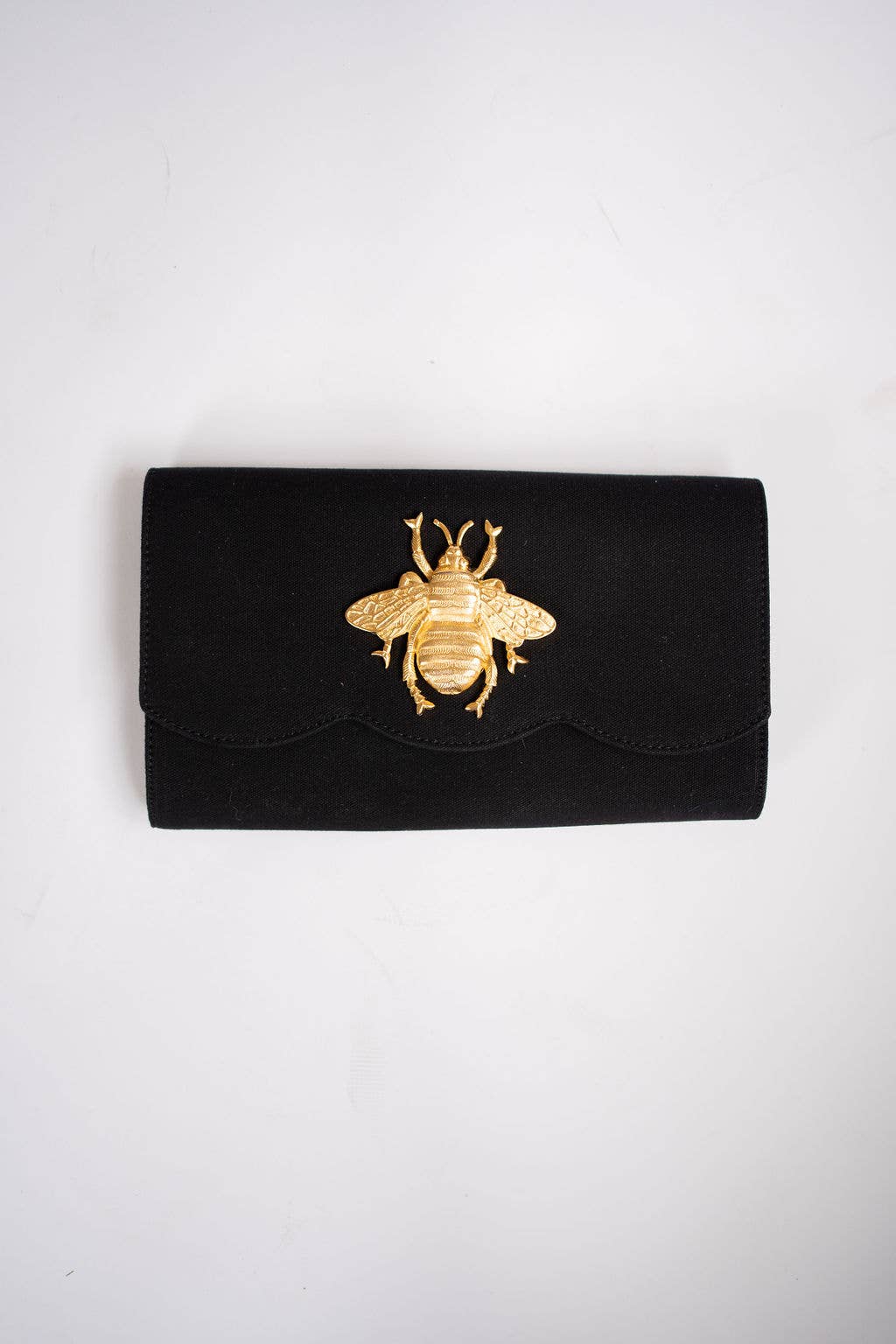 Black Scallop Avery with Charms: RS Knot