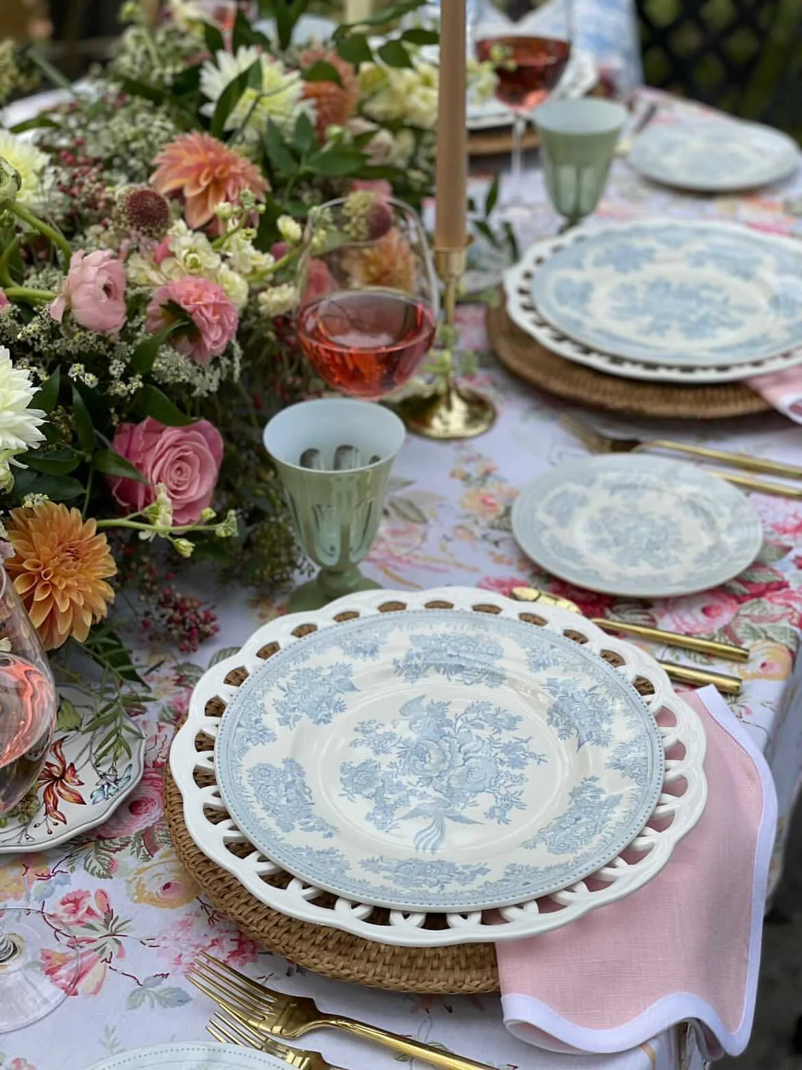 Linen Scalloped Square Peony Pink