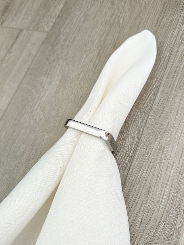 Modern Curves Shiny Silver Napkin Rings Set of 4