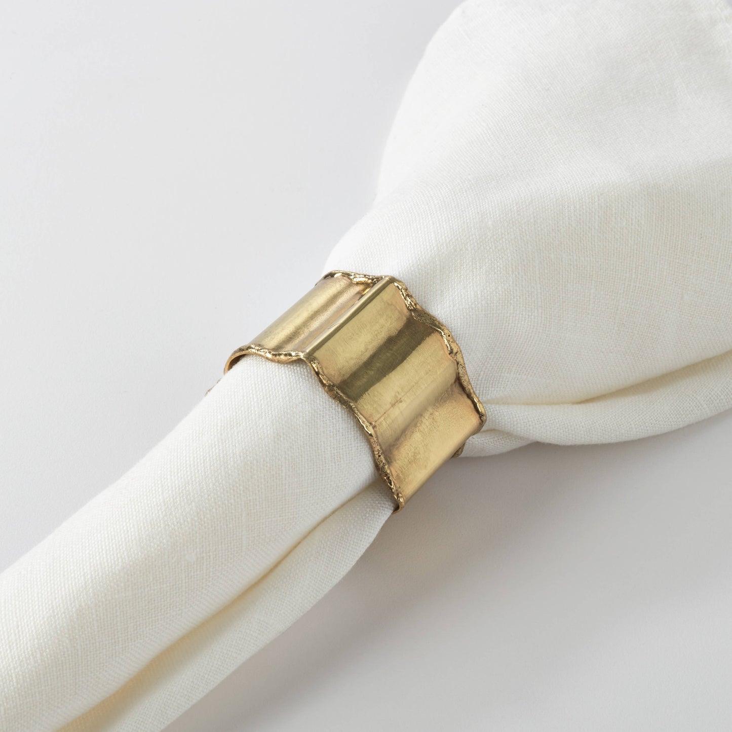 Classic Design Napkin Ring: Gold Set of 4