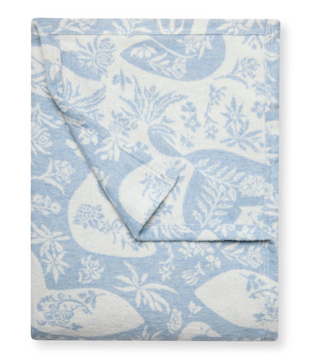 The Lightweight Blanket - Garden Geese: Lightweight