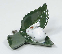 Herend Hungary Hand Painted hot Rabbit Bunny on Leaf Place Card Holder Blue Dots