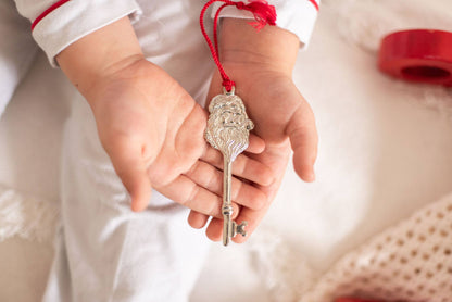 Magical Santa Key Ornament - Christmas Eve Gift for Child: Santa Key and Red Tassel
