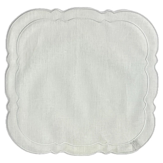 Scallop Square White with White Placemats Set of 4