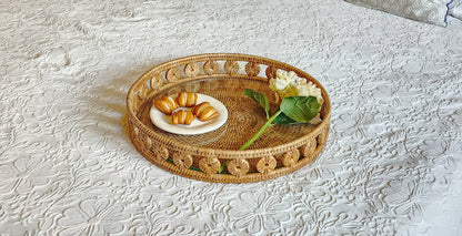 Rattan Round Tray with Glass Insert: Honey Brown / 16"