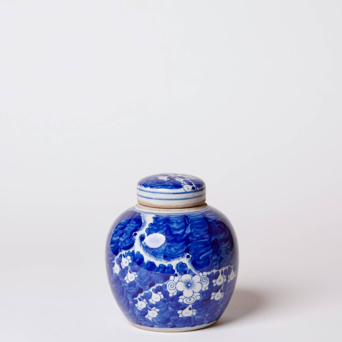 Blue and White Porcelain Plum Blossom Round Storage Jar
