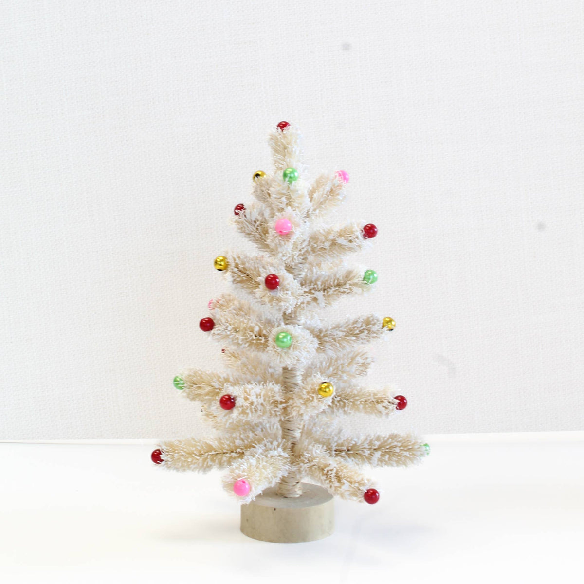 Bottlebrush Christmas Tree w/Bead 10"