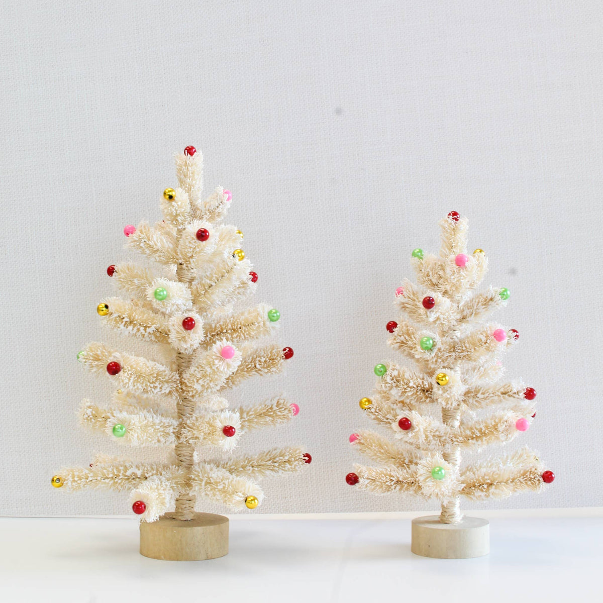 Bottlebrush Christmas Tree w/Beads (Nat/Multi): 12"