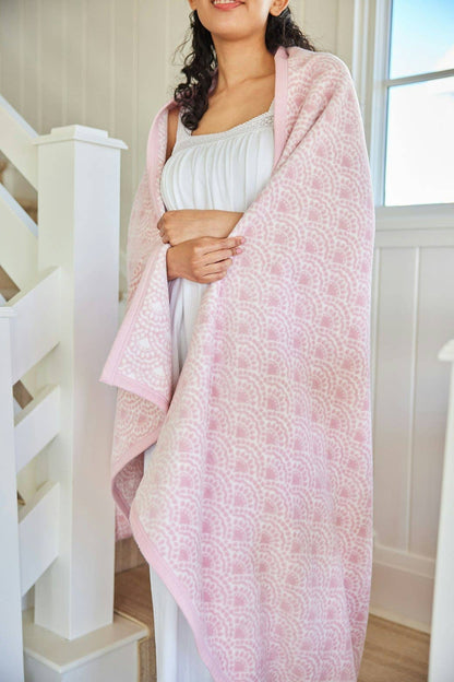 Seaside Scallops Blush Blanket: Original