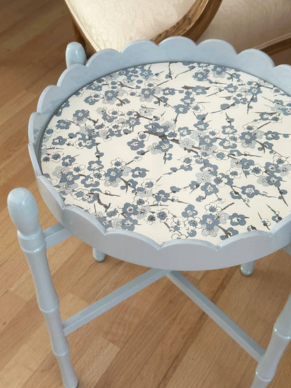 SKY SCALLOP TRAY TABLE