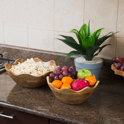 Handcrafted Mangowood Scalloped Wooden Bowls— Medium