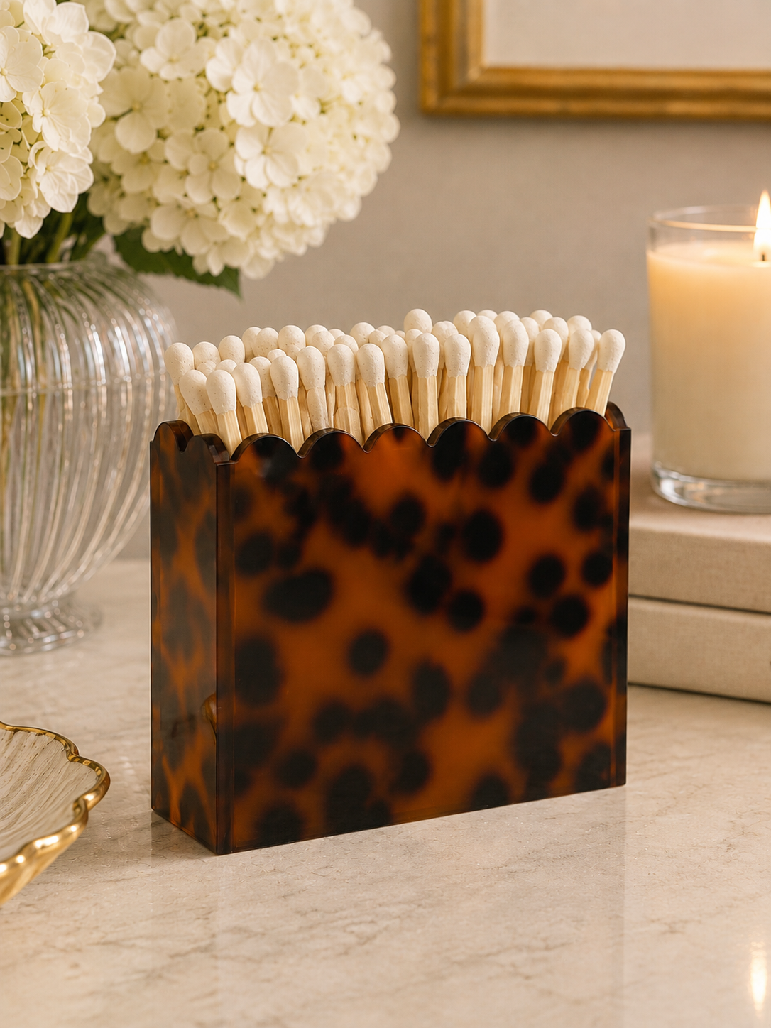 Tortoiseshell Scalloped Acrylic Match Holder with 3-Inch Matches: Ivory (White)