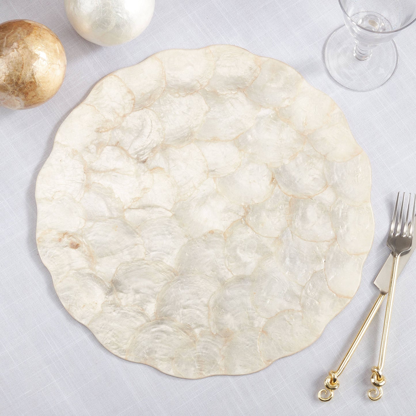 Scalloped Capiz Placemat