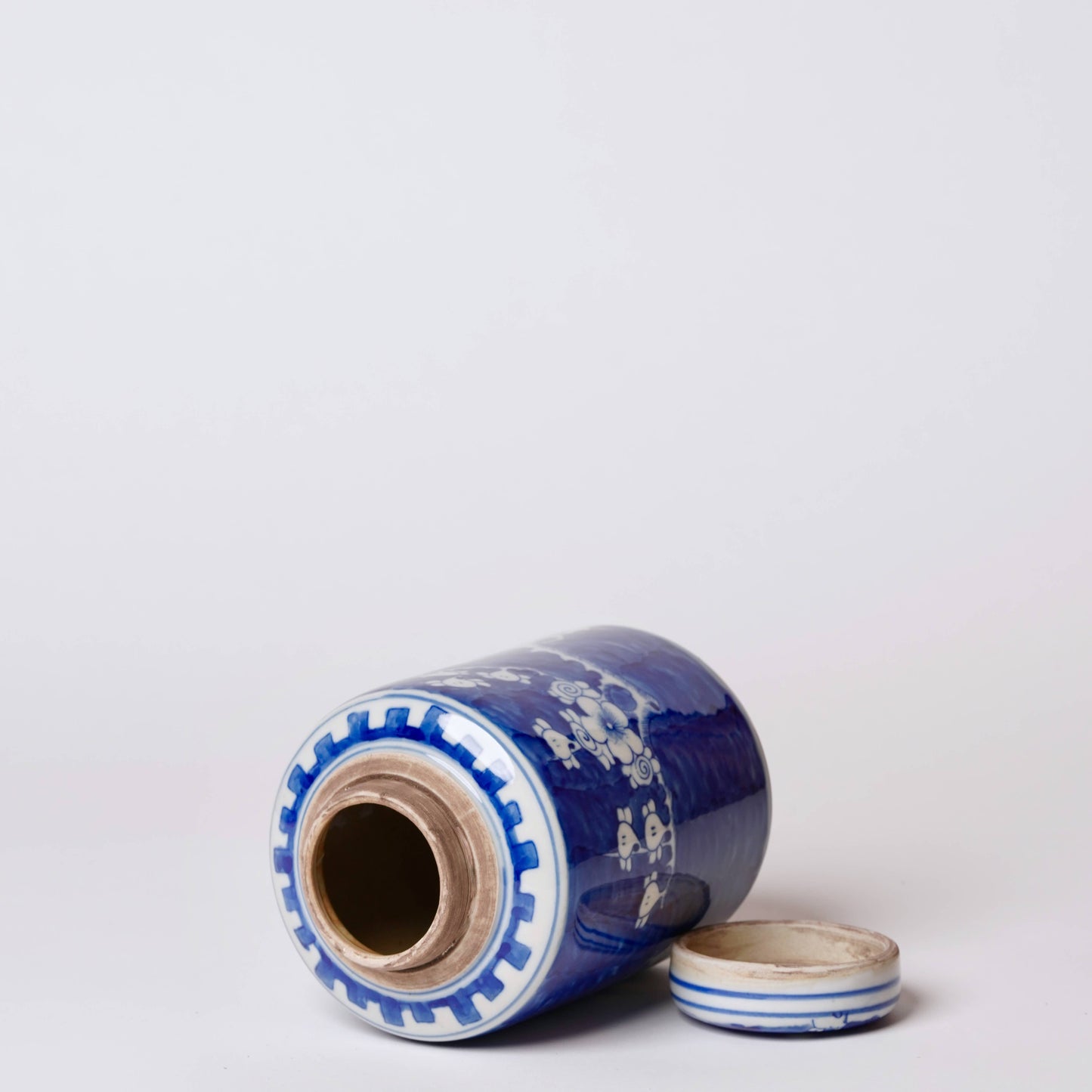 Blue and White Porcelain Plum Blossom Cylinder Caddy