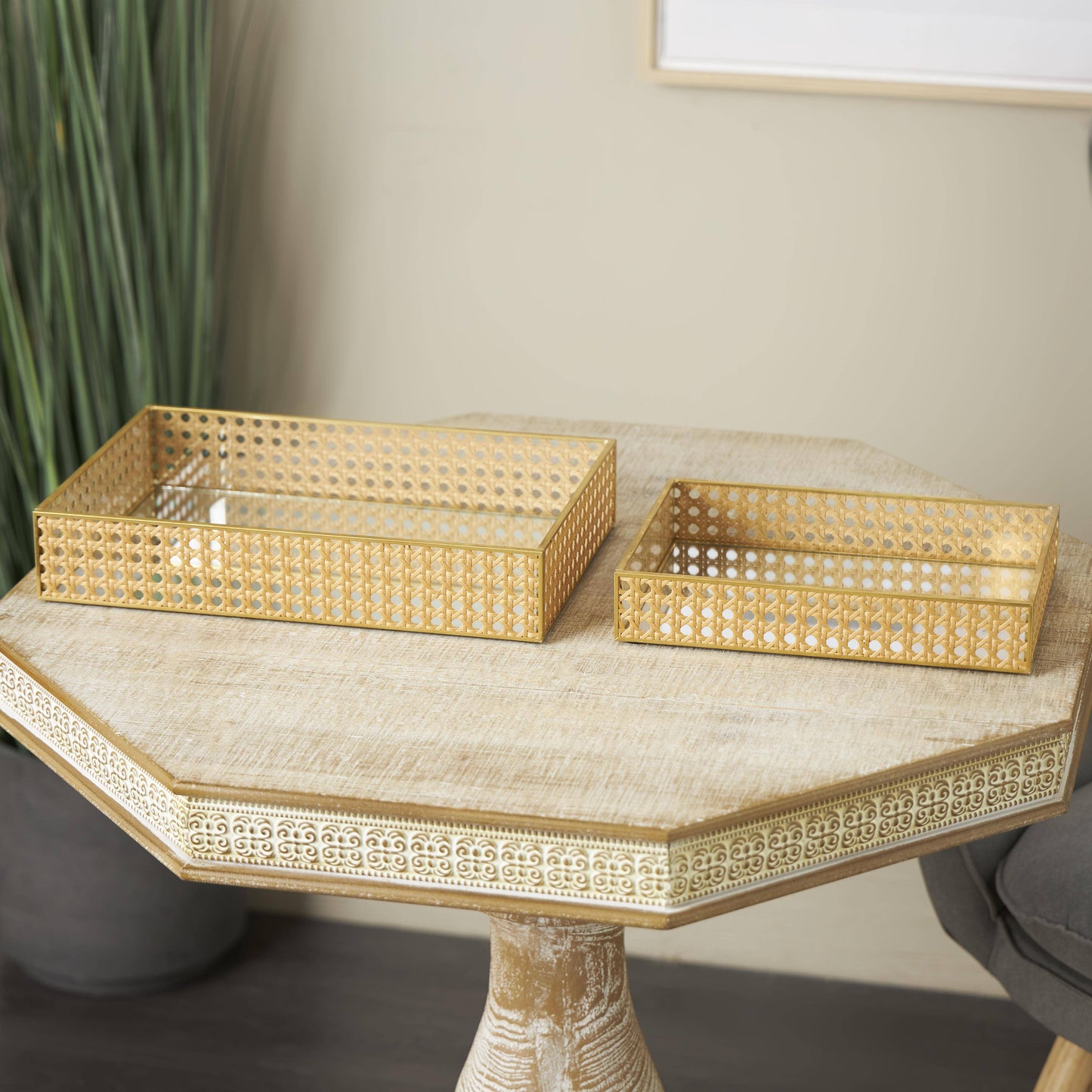 Traditional Brown Rattan Tray Set