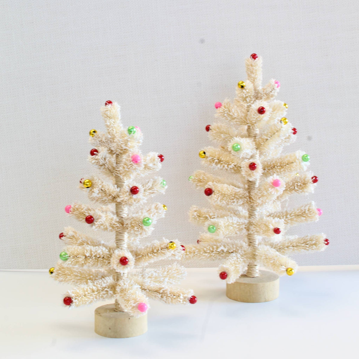 Bottlebrush Christmas Tree w/Bead 10"