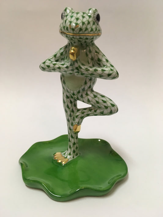 Herend Figurines Yoga Frog In Tree Pose Green